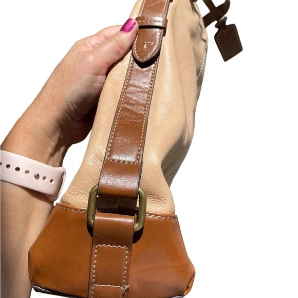 Tignanello Leather Tan and Brown Shoulder Bag Purse - Picture 5 of 14